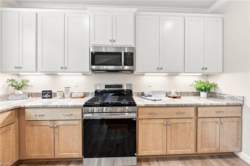Photo 8 of 43 residential for sale in Chesapeake virginia