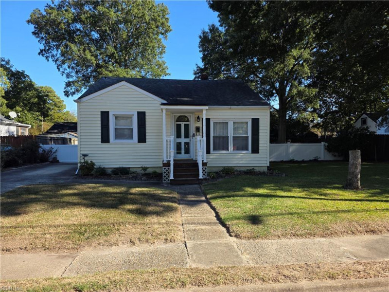 Photo 2 of 11 residential for sale in Portsmouth virginia Photo 2 of 11 residential for sale in Portsmouth virginia