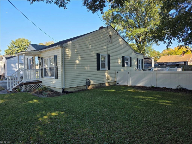 Photo 4 of 11 residential for sale in Portsmouth virginia Photo 4 of 11 residential for sale in Portsmouth virginia