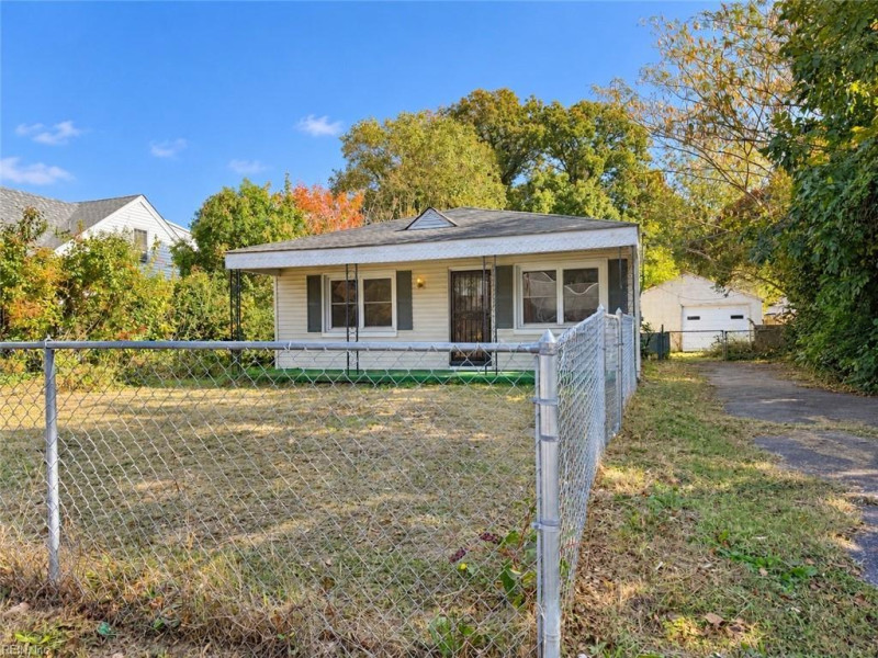 Photo 2 of 4 residential for sale in Norfolk virginia