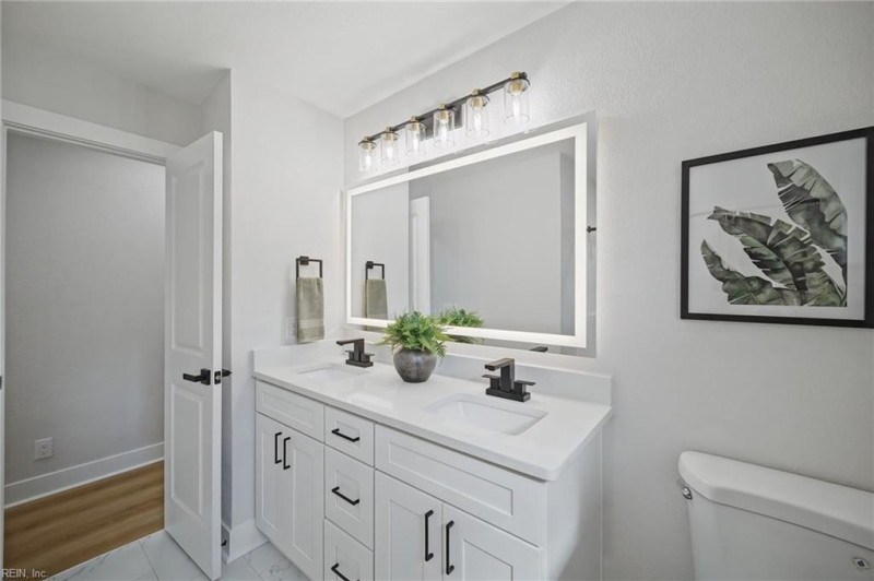 Photo 25 of 45 residential for sale in Portsmouth virginia