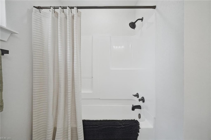 Photo 26 of 45 residential for sale in Portsmouth virginia