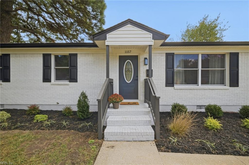 Photo 3 of 45 residential for sale in Portsmouth virginia