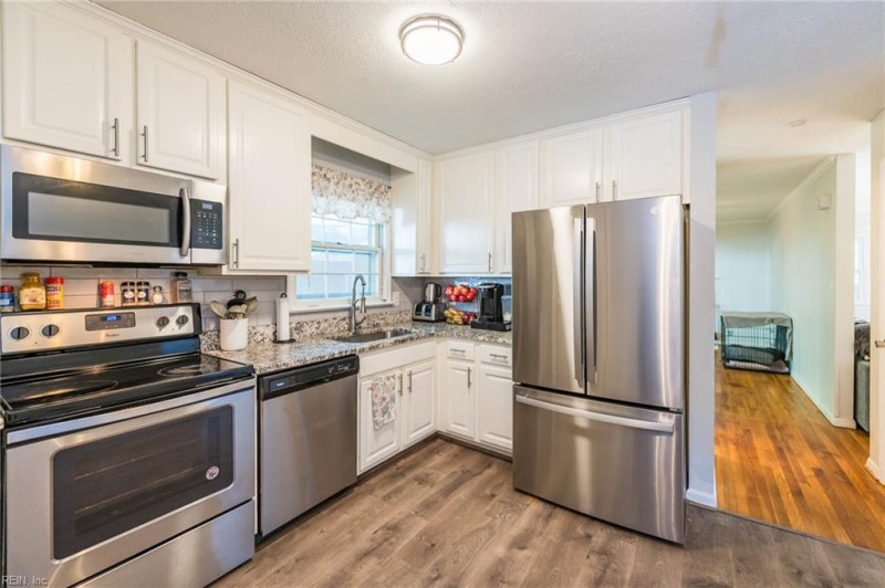 Photo 11 of 46 residential for sale in Newport News virginia