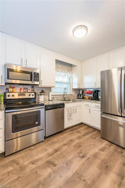 Photo 14 of 46 residential for sale in Newport News virginia