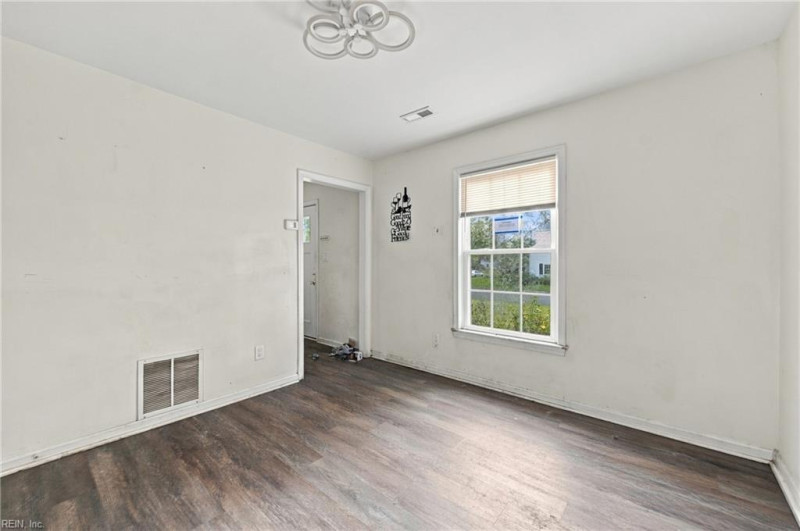 Photo 13 of 41 residential for sale in Newport News virginia