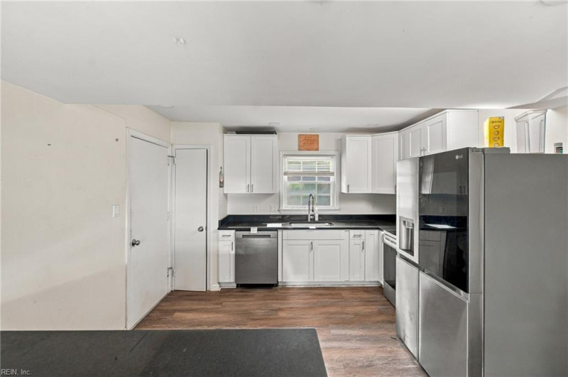 Photo 14 of 41 residential for sale in Newport News virginia