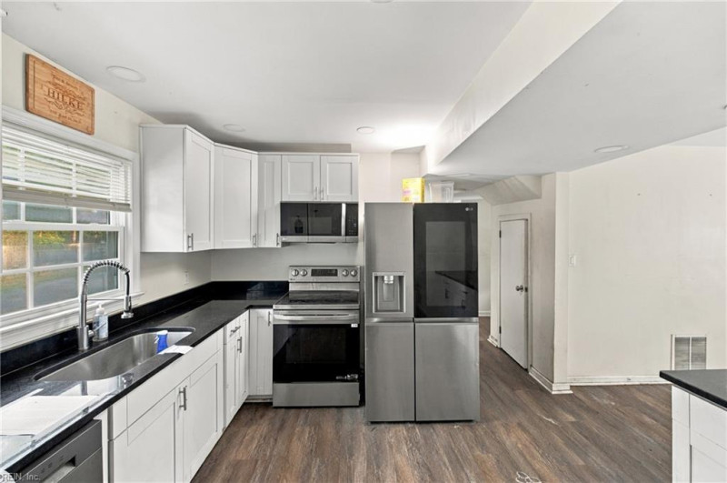 Photo 15 of 41 residential for sale in Newport News virginia