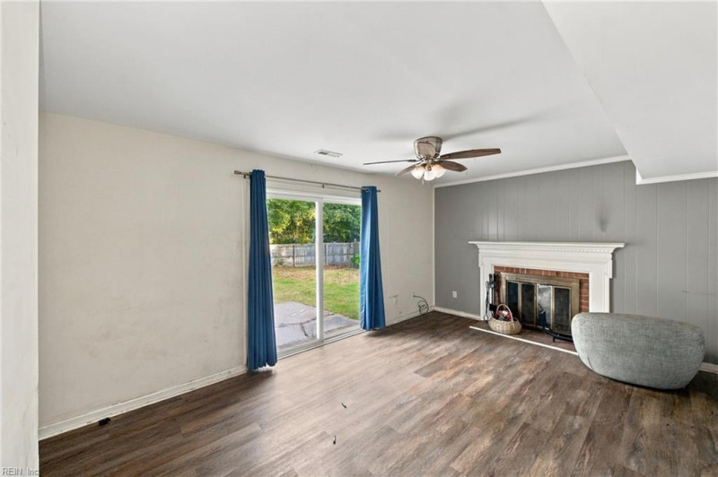 Photo 18 of 41 residential for sale in Newport News virginia