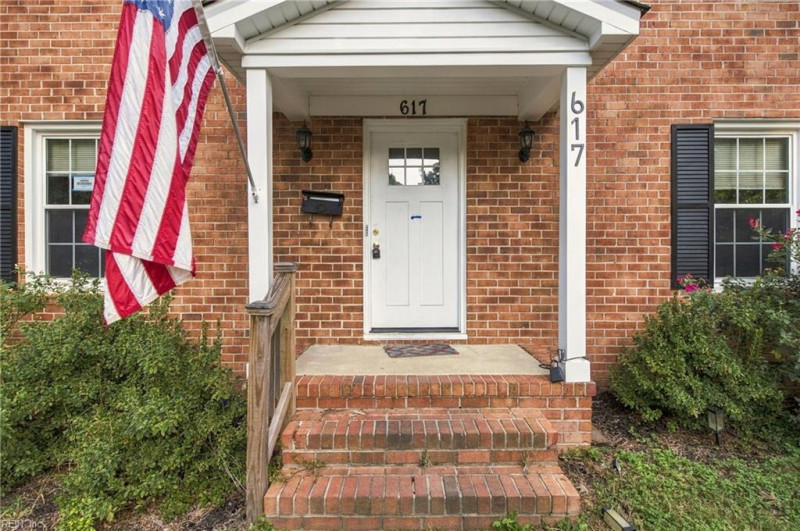 Photo 4 of 41 residential for sale in Newport News virginia