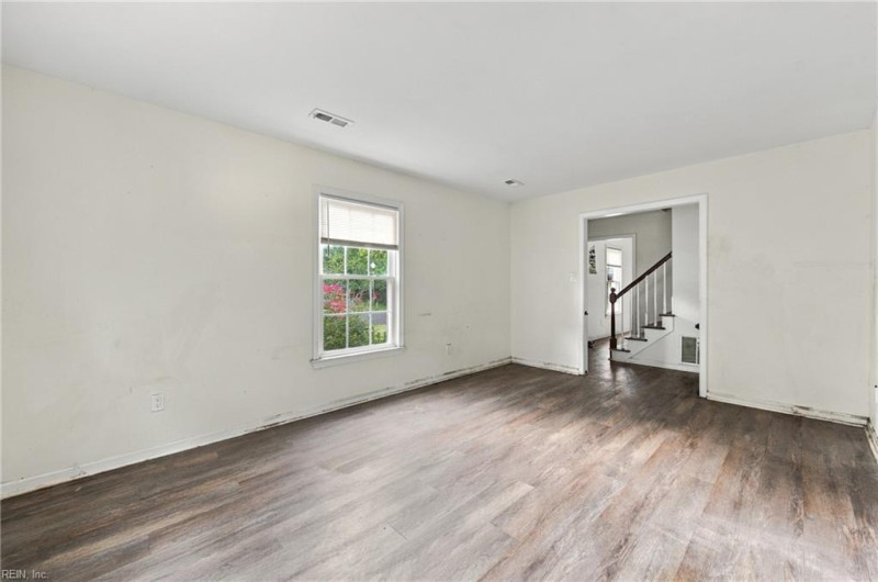 Photo 9 of 41 residential for sale in Newport News virginia