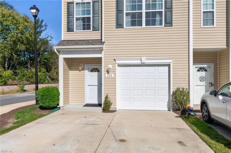 Photo 2 of 30 residential for sale in Chesapeake virginia