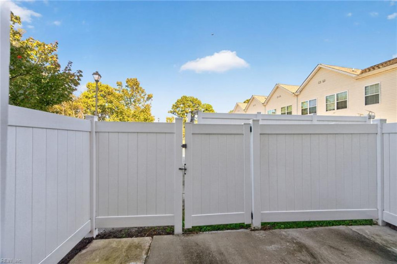 Photo 23 of 30 residential for sale in Chesapeake virginia