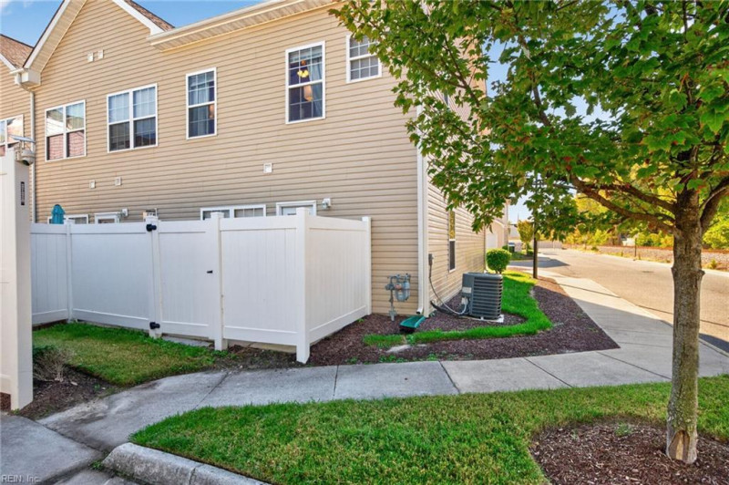 Photo 25 of 30 residential for sale in Chesapeake virginia