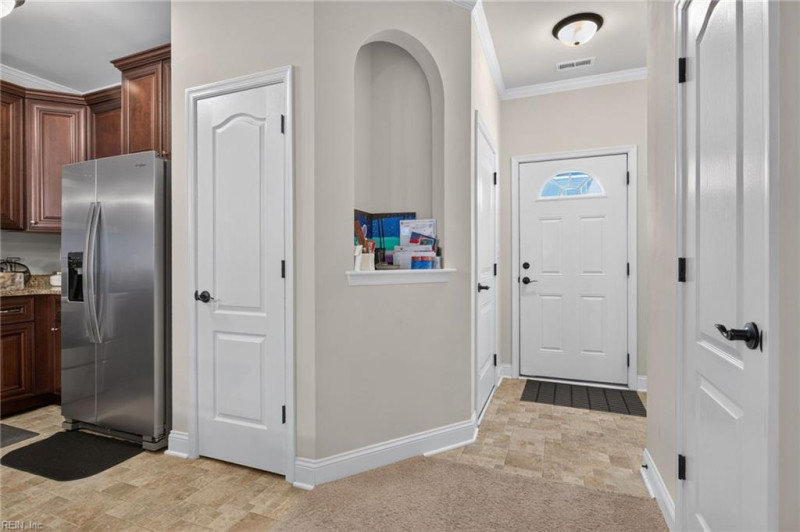 Photo 4 of 30 residential for sale in Chesapeake virginia