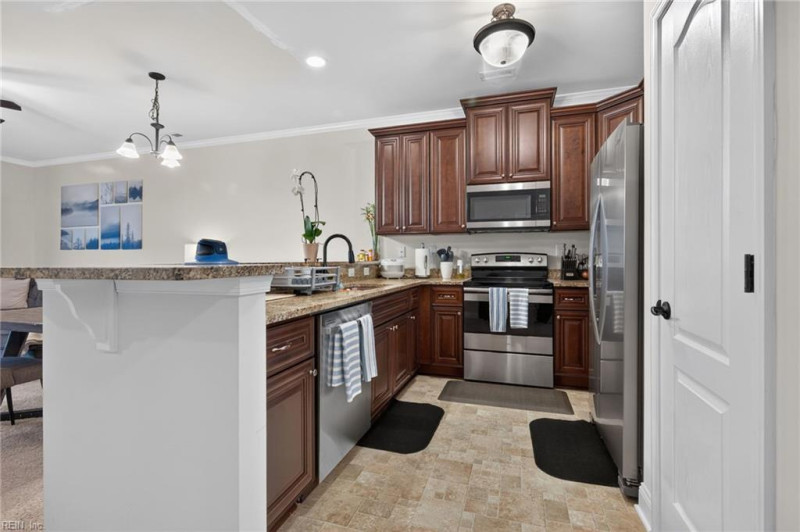Photo 5 of 30 residential for sale in Chesapeake virginia
