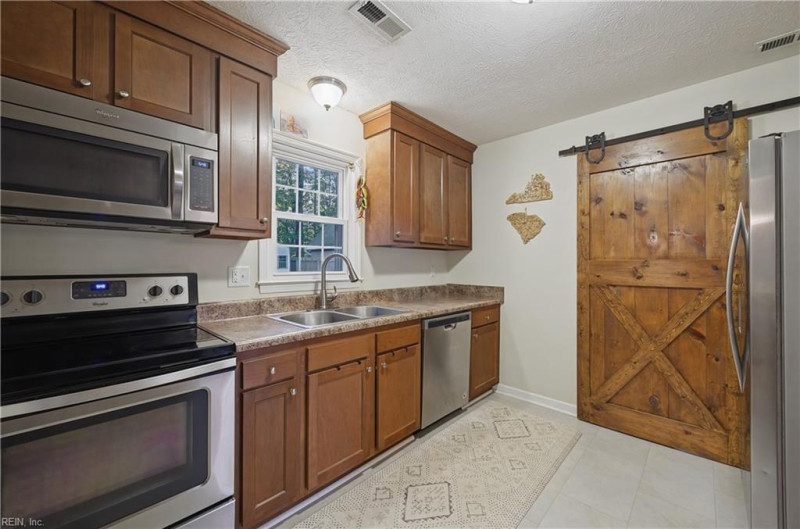 Photo 10 of 23 residential for sale in Newport News virginia