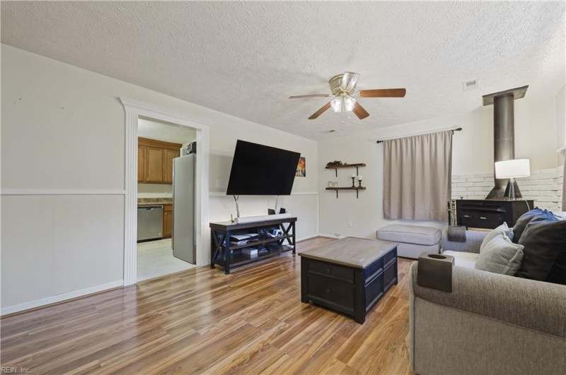 Photo 4 of 23 residential for sale in Newport News virginia