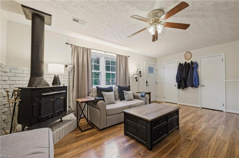 Photo 5 of 23 residential for sale in Newport News virginia