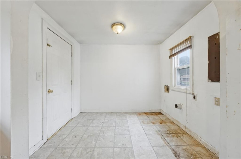 Photo 12 of 21 residential for sale in Portsmouth virginia