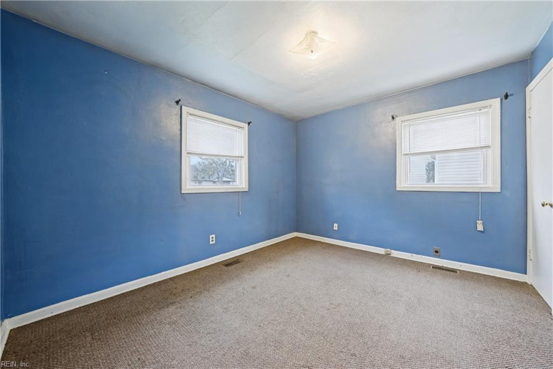 Photo 13 of 21 residential for sale in Portsmouth virginia