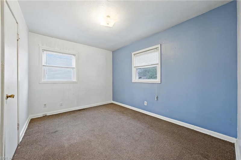 Photo 14 of 21 residential for sale in Portsmouth virginia