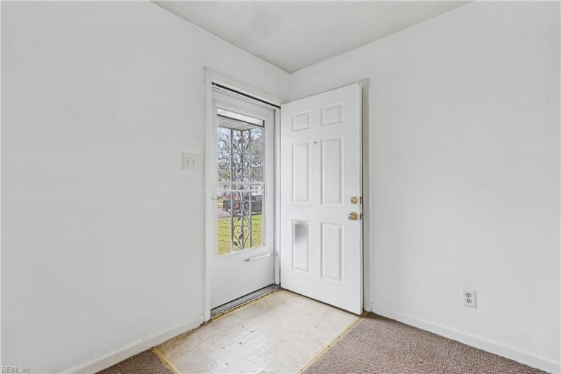 Photo 5 of 21 residential for sale in Portsmouth virginia