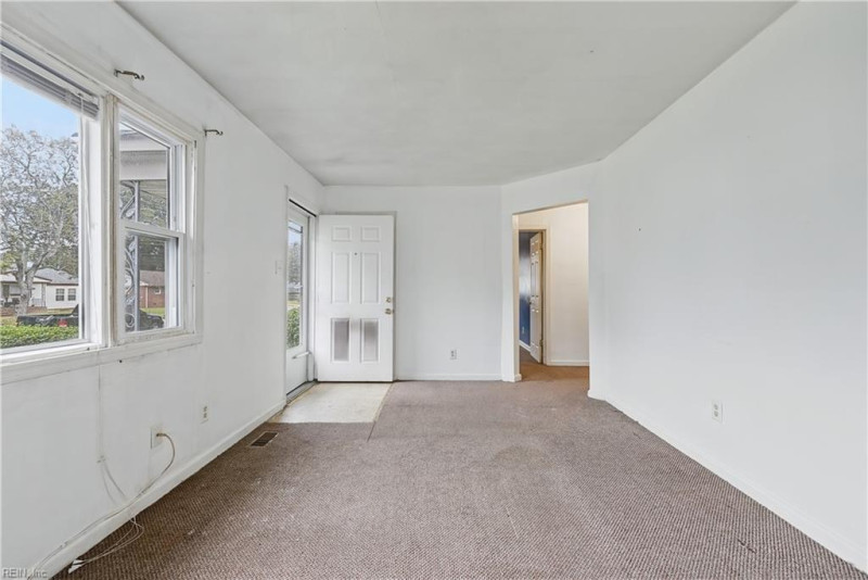 Photo 6 of 21 residential for sale in Portsmouth virginia
