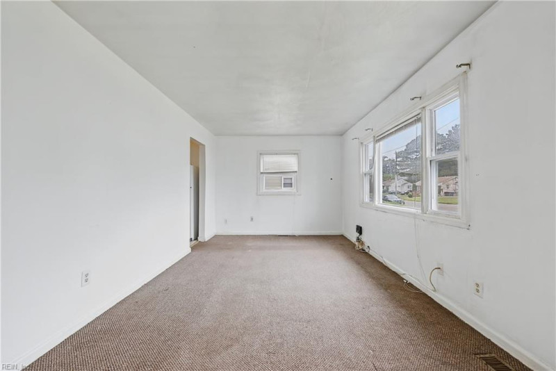 Photo 7 of 21 residential for sale in Portsmouth virginia