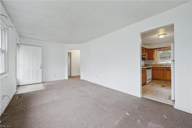 Photo 8 of 21 residential for sale in Portsmouth virginia