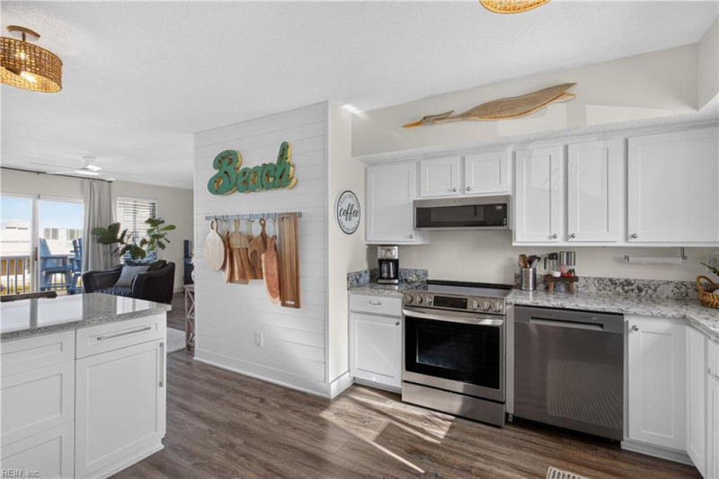 Photo 13 of 46 residential for sale in Hampton virginia