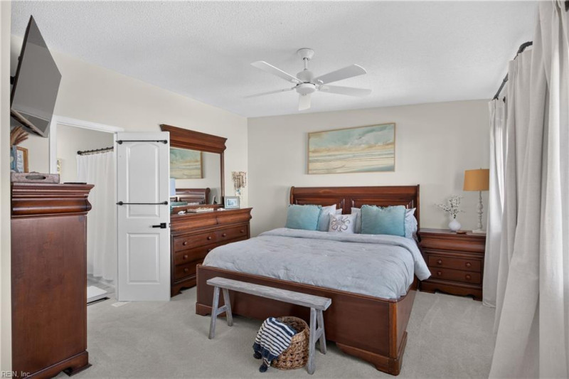 Photo 17 of 46 residential for sale in Hampton virginia