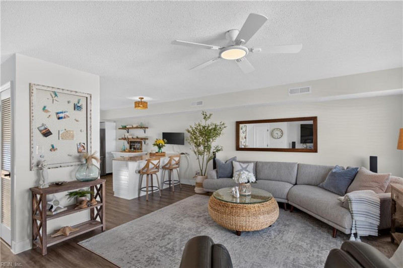 Photo 6 of 46 residential for sale in Hampton virginia