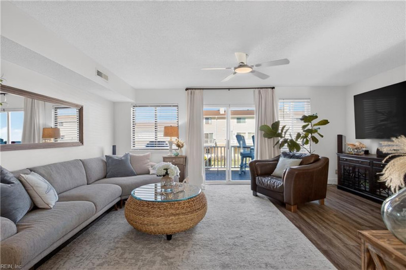 Photo 7 of 46 residential for sale in Hampton virginia