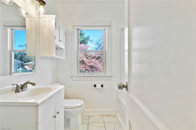 Photo 11 of 29 residential for sale in Norfolk virginia