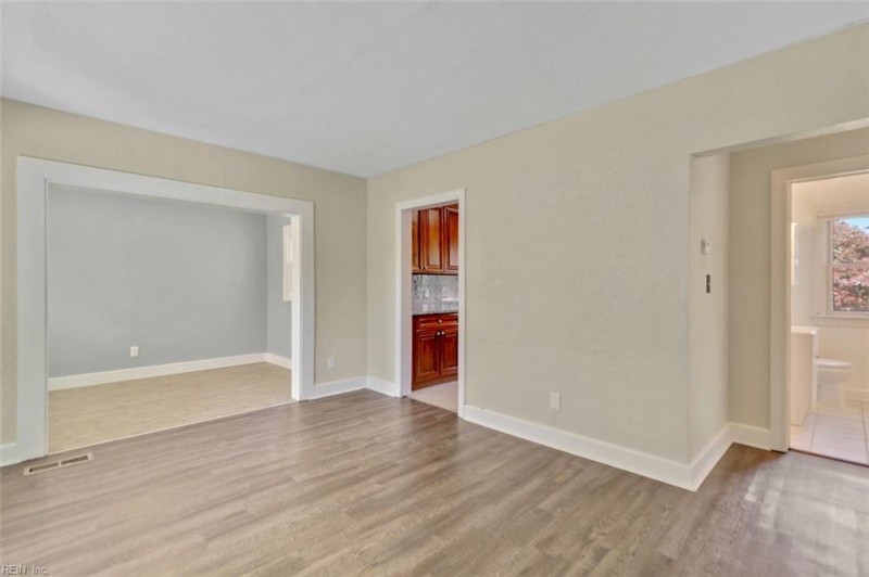 Photo 4 of 29 residential for sale in Norfolk virginia