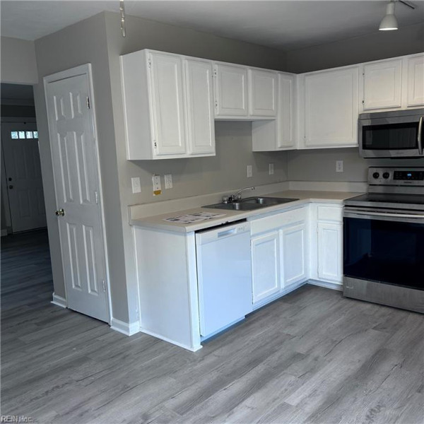 Photo 3 of 17 residential for sale in Suffolk virginia Photo 3 of 17 residential for sale in Suffolk virginia