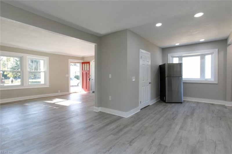 Photo 15 of 50 residential for sale in Hampton virginia