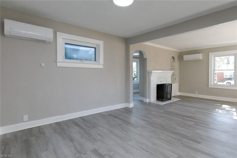 Photo 16 of 50 residential for sale in Hampton virginia