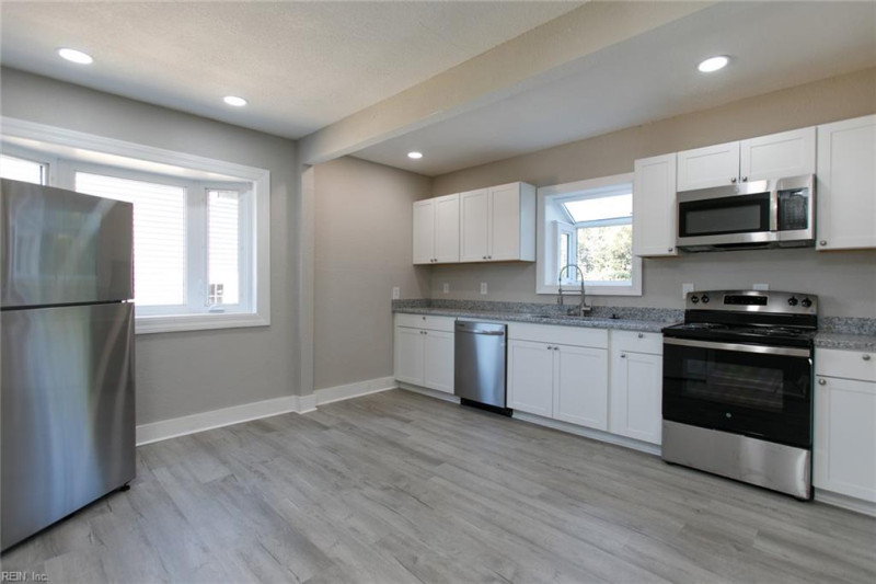 Photo 18 of 50 residential for sale in Hampton virginia