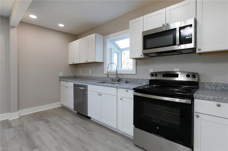 Photo 19 of 50 residential for sale in Hampton virginia