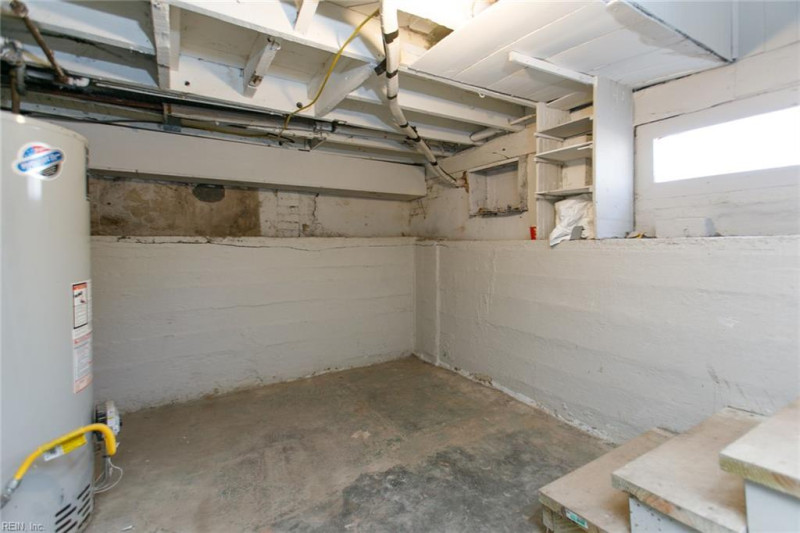 Photo 27 of 50 residential for sale in Hampton virginia