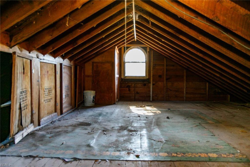 Photo 33 of 50 residential for sale in Hampton virginia