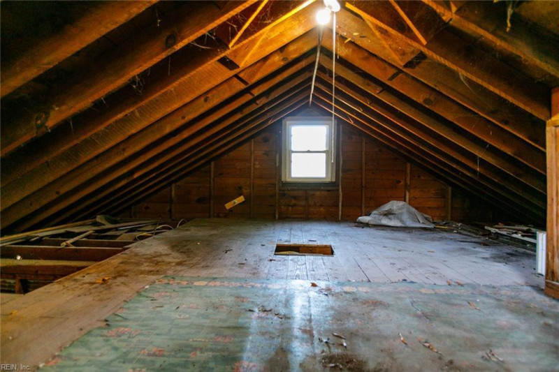 Photo 34 of 50 residential for sale in Hampton virginia