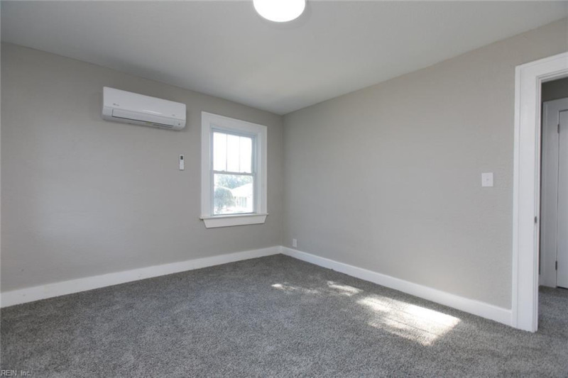 Photo 38 of 50 residential for sale in Hampton virginia