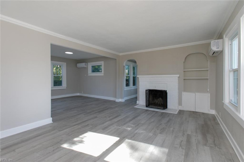 Photo 5 of 50 residential for sale in Hampton virginia