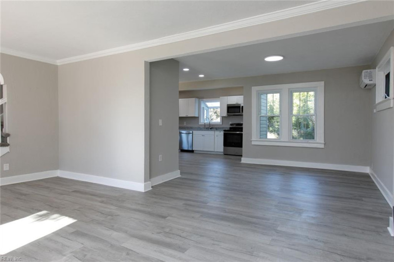 Photo 7 of 50 residential for sale in Hampton virginia