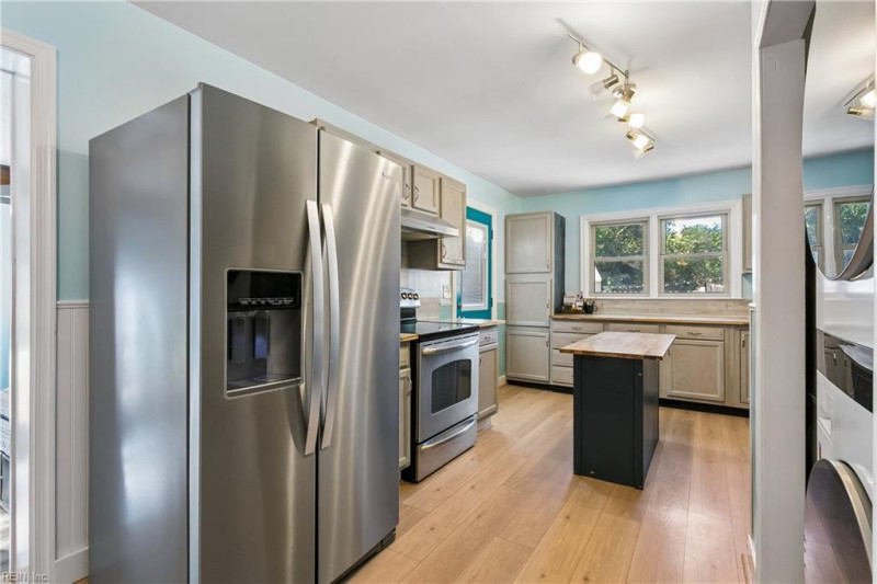 Photo 12 of 32 residential for sale in Newport News virginia