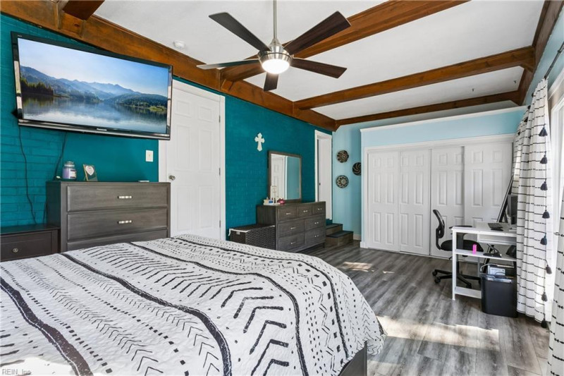 Photo 17 of 32 residential for sale in Newport News virginia