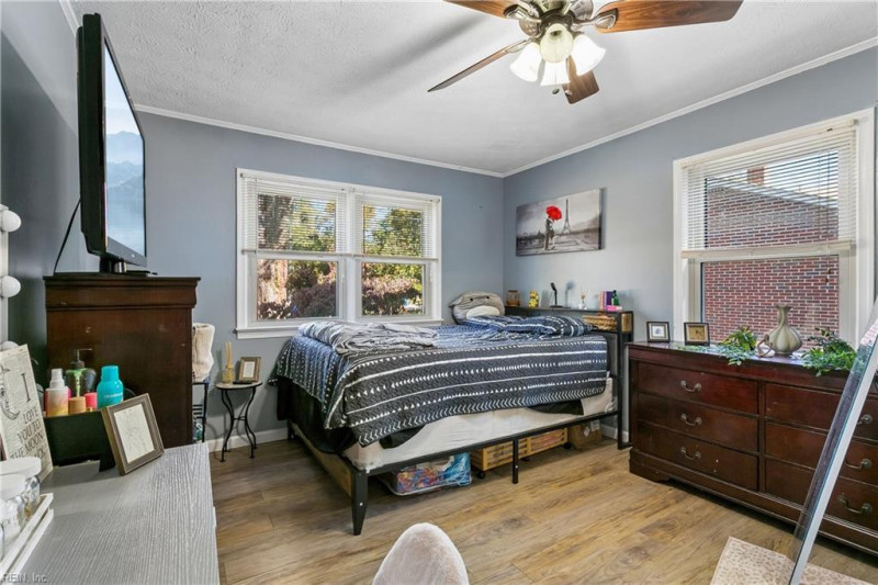 Photo 25 of 32 residential for sale in Newport News virginia